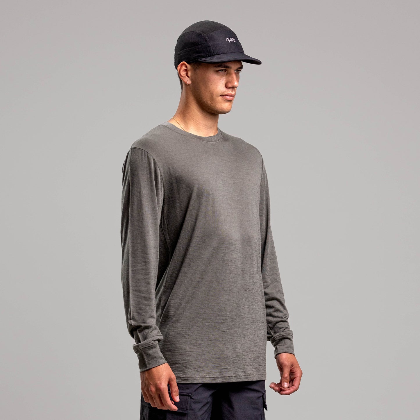 Merino Classic Long Sleeve Tee Unisex ARMY GREEN